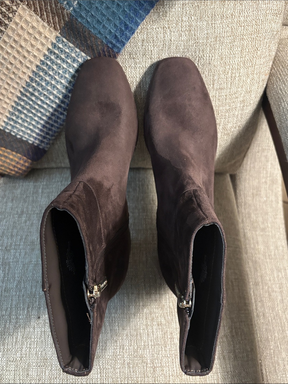 Calvin Klein Women's Parry Block Heel Ankle Booties- 8.5 - Picture 7 of 12